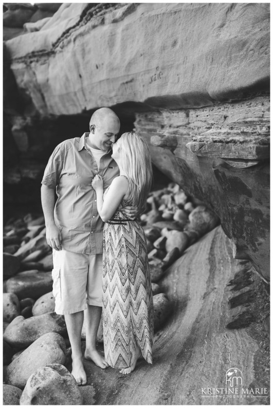 Couple in love | La Jolla Cove Beach Engagement Photo | San Diego Engagement Wedding Photographer | Kristine Marie Photography © www.kristinemariephotography.com (7)