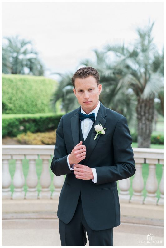 Scripps Seaside Forum Wedding Photo | Beach Elegance | © Kristine Marie Photography www.kristinemariephotography.com (62)