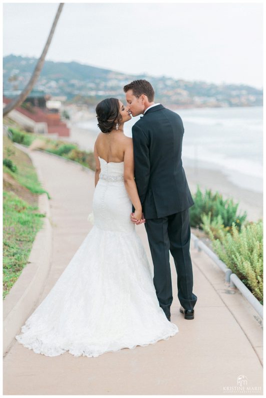Scripps Seaside Forum Wedding Photo | Beach Elegance | © Kristine Marie Photography www.kristinemariephotography.com (21)